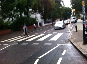 Jalan legendaris tempat The Beatles nyeberang setelah rekaman di Abbey Road Studios