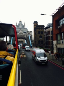 Perjalanan memasuki Tower Bridge of London